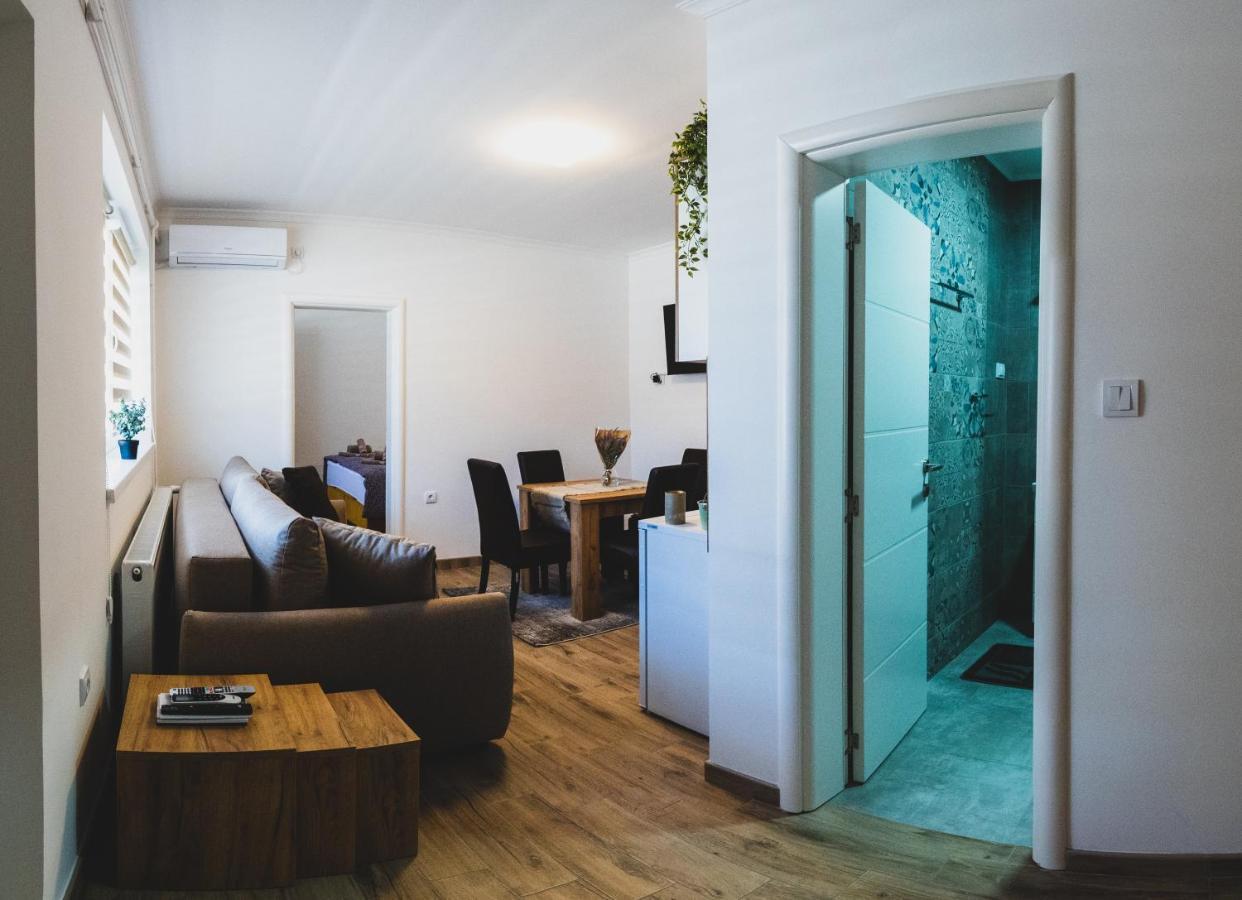 Alfa Apartmani Subotica Buitenkant foto