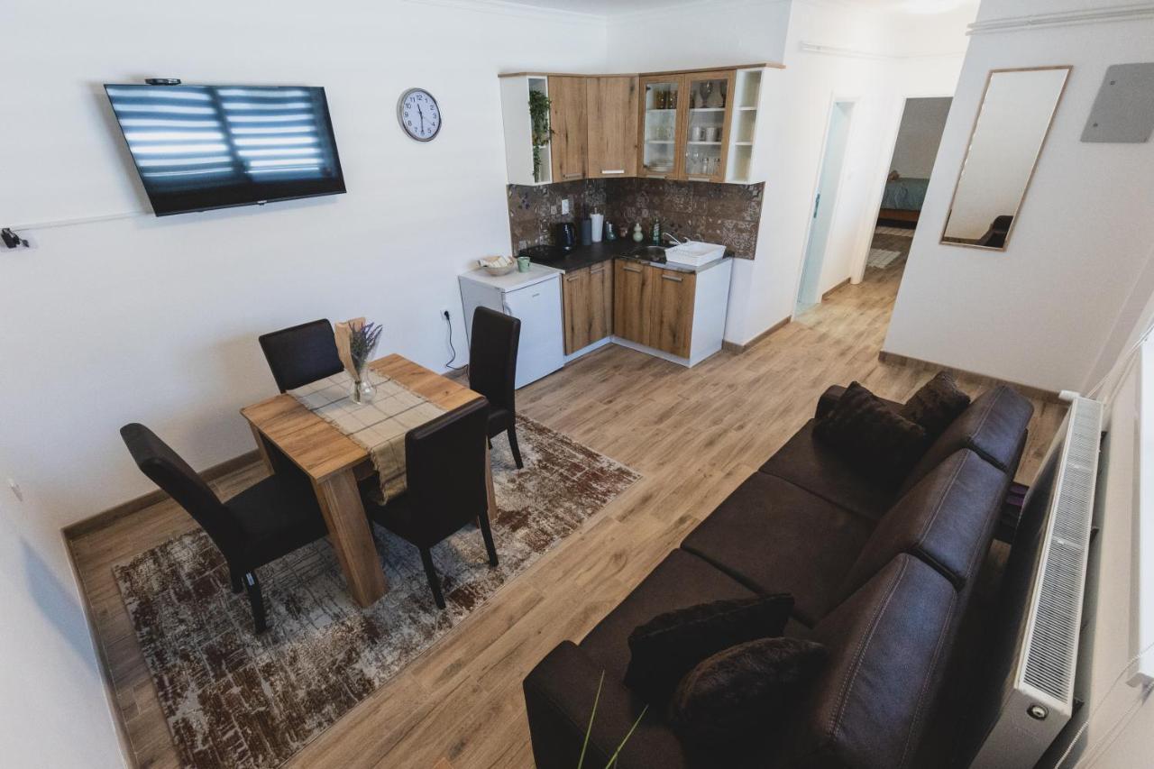 Alfa Apartmani Subotica Buitenkant foto