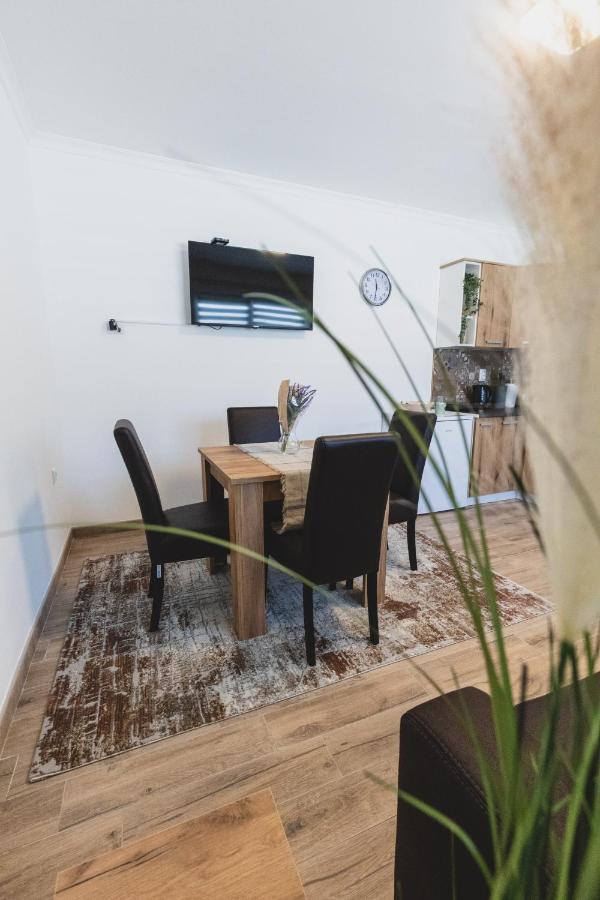 Alfa Apartmani Subotica Buitenkant foto