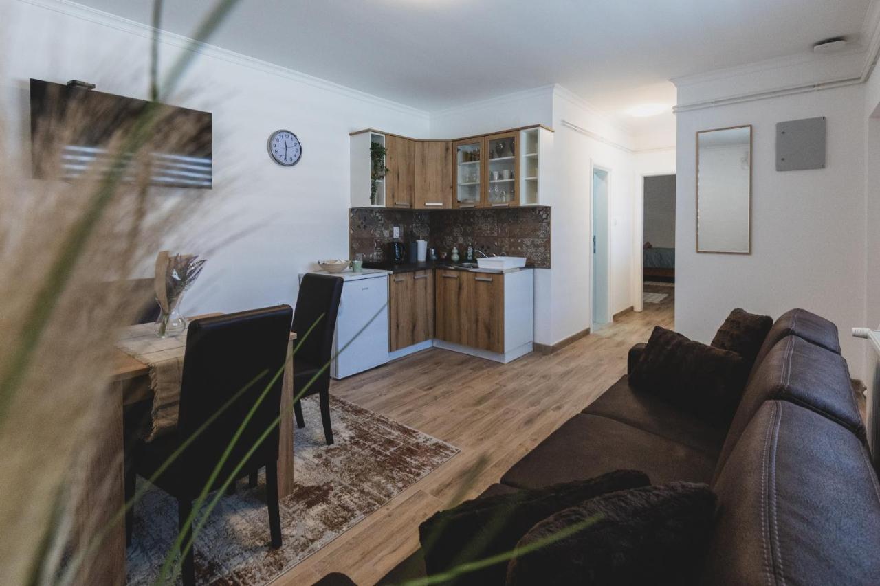 Alfa Apartmani Subotica Buitenkant foto