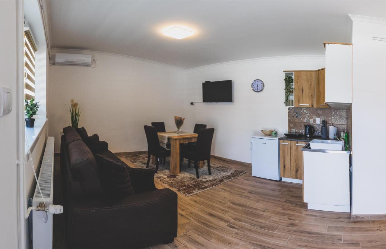 Alfa Apartmani Subotica Buitenkant foto