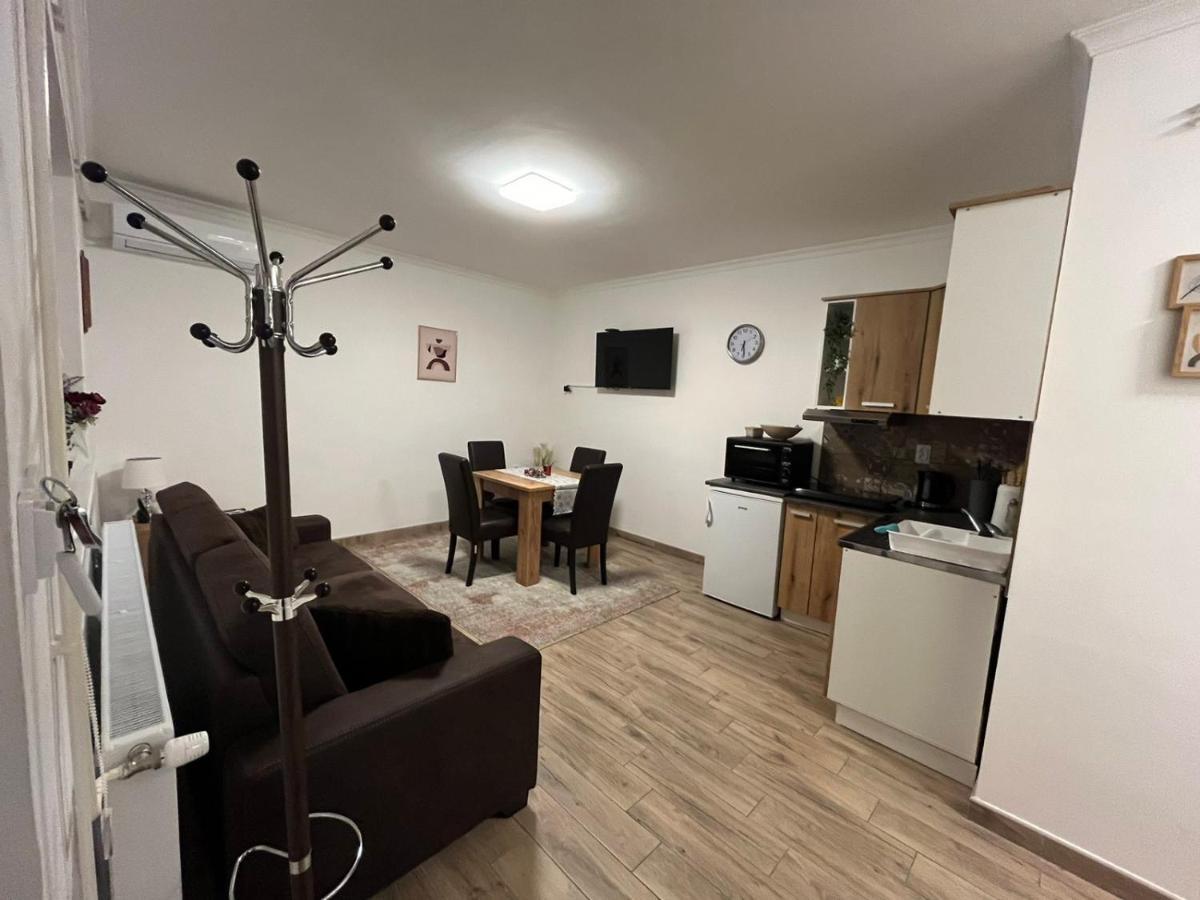 Alfa Apartmani Subotica Buitenkant foto