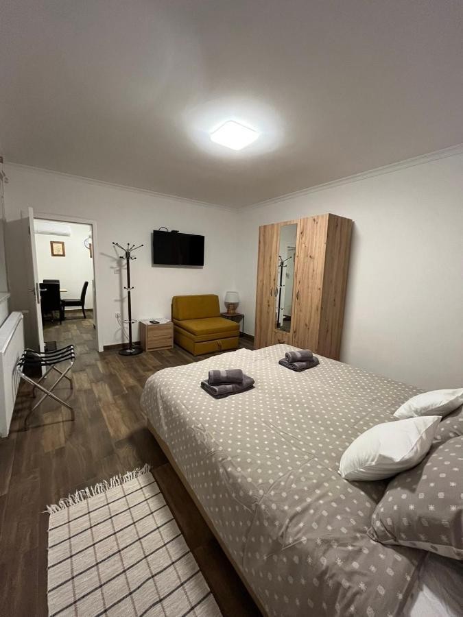 Alfa Apartmani Subotica Buitenkant foto
